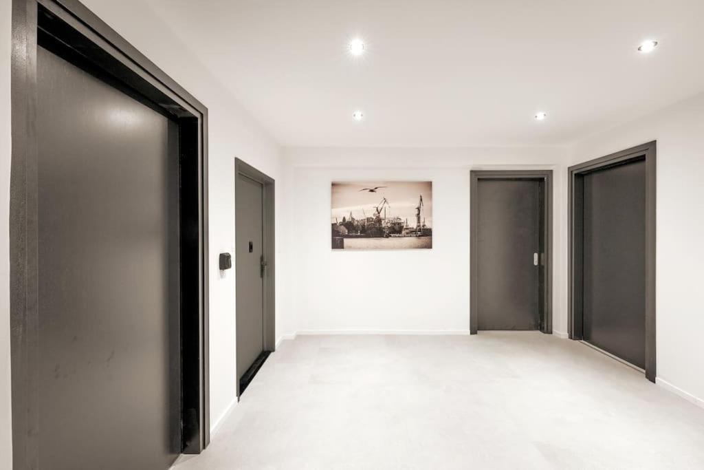 Hh 06 By Rockchair - Superhost Status - Modernes Mit Sonnigem Balkon & Premium Boxspringbetten In Winterhude - Geheimtipp *