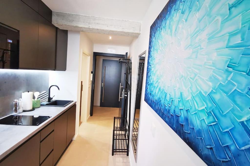 Apartment Hh 06 By Rockchair - Superhost Status - Modernes Mit Sonnigem Balkon & Premium Boxspringbetten In Winterhude - Geheimtipp *