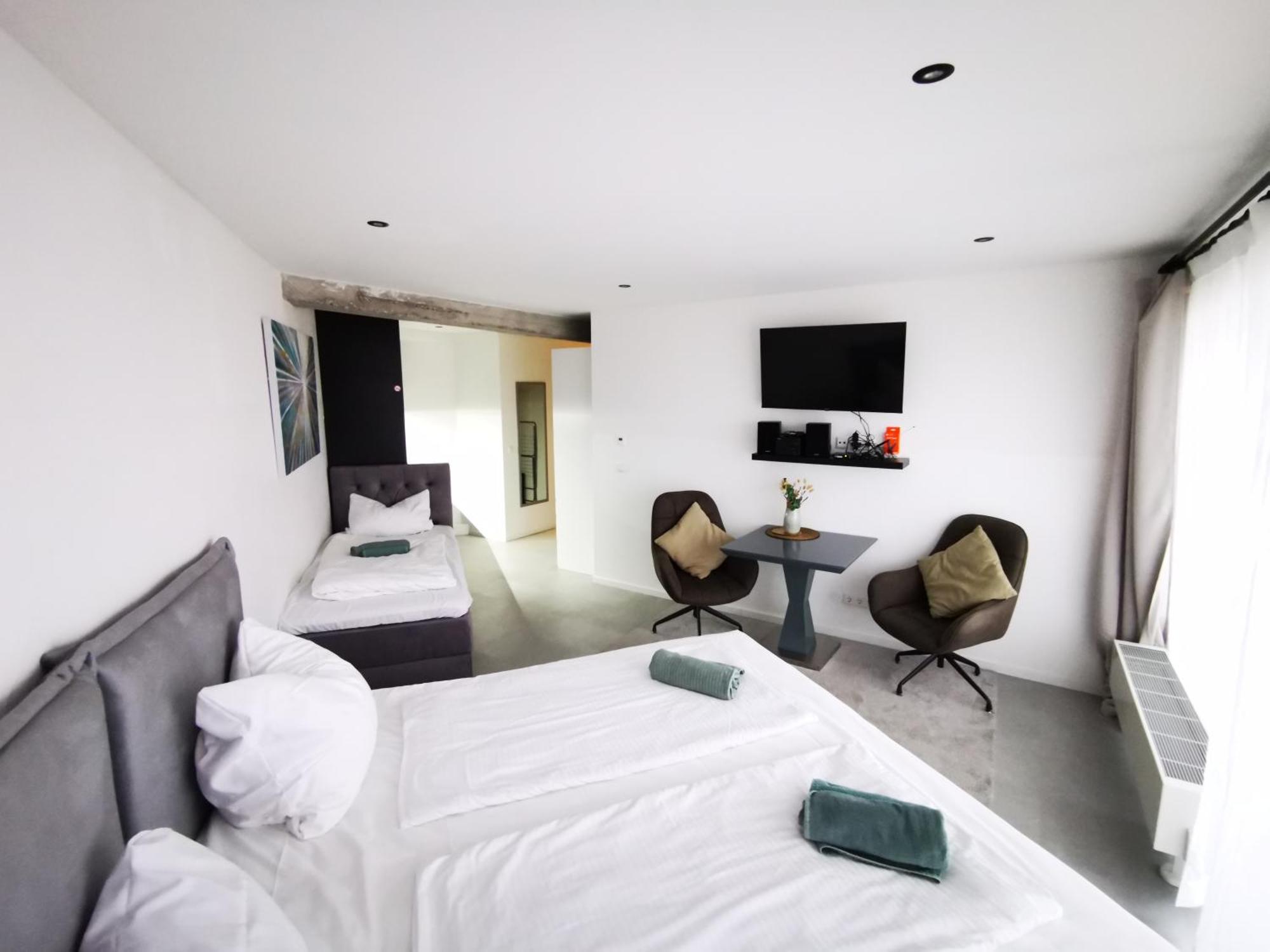 Hh 06 By Rockchair - Superhost Status - Modernes Mit Sonnigem Balkon & Premium Boxspringbetten In Winterhude - Geheimtipp *