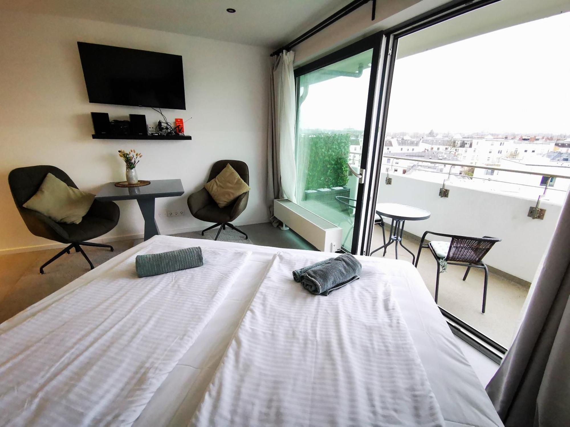 Apartment Hh 06 By Rockchair - Superhost Status - Modernes Mit Sonnigem Balkon & Premium Boxspringbetten In Winterhude - Geheimtipp *