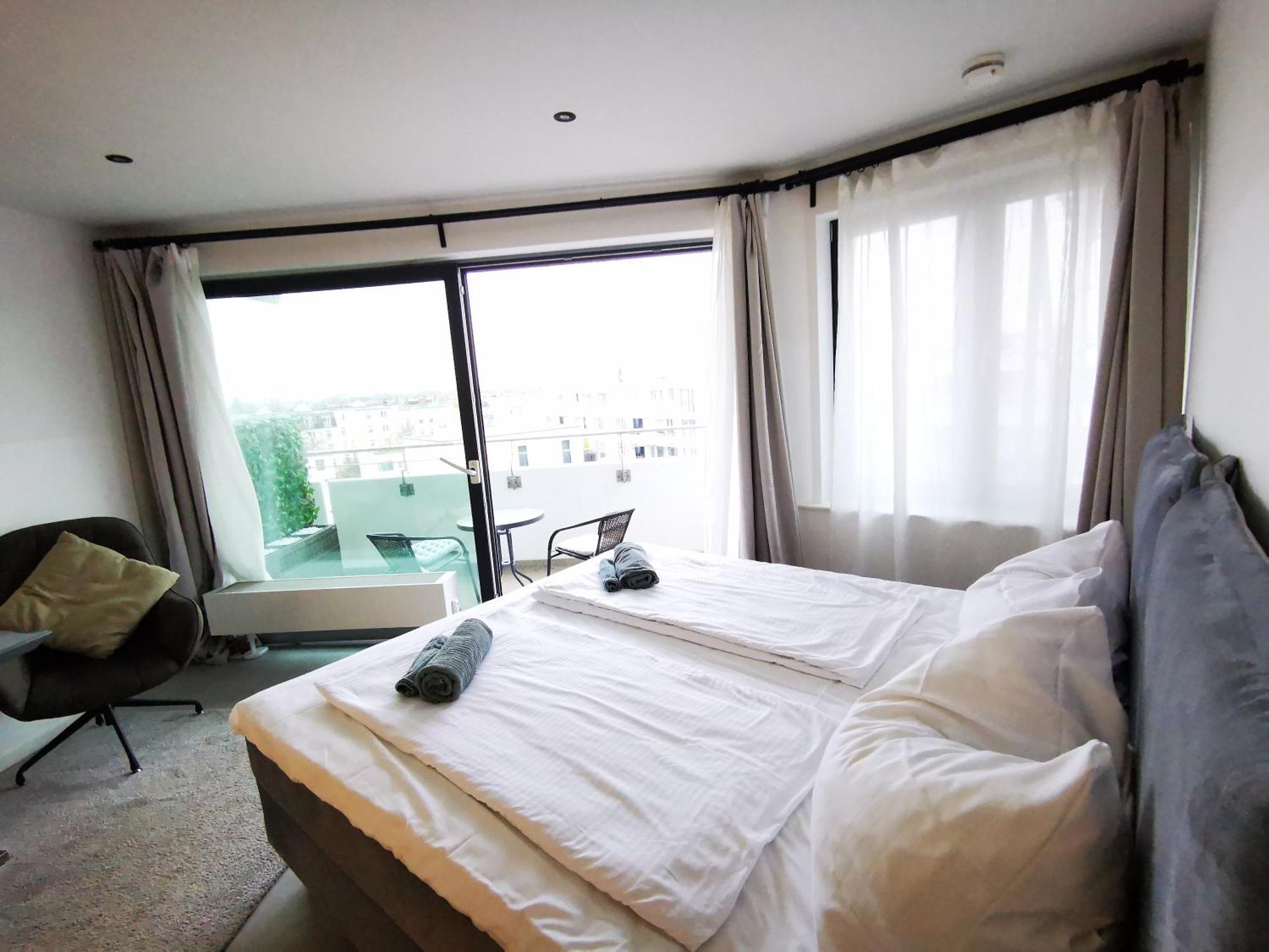 Hh 06 By Rockchair - Superhost Status - Modernes Mit Sonnigem Balkon & Premium Boxspringbetten In Winterhude - Geheimtipp Hamburg